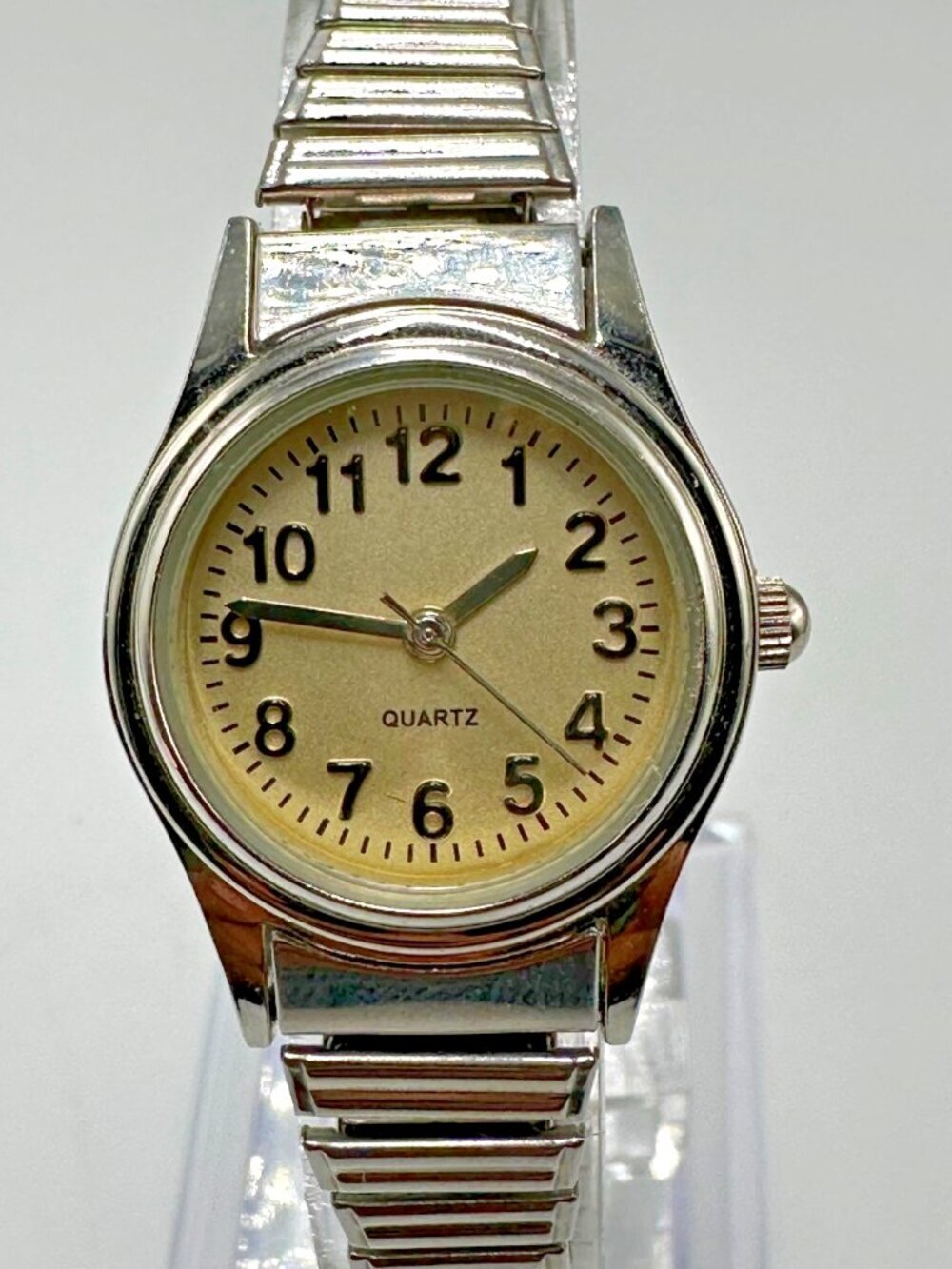 Stretch Band Watch Women Silver Tone Beige Dial 24MM New Battery 6.5 Inch